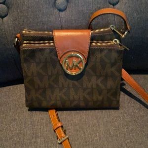 Michael Kors Double zip Fulton crossbody